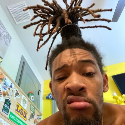 Profile Picture of JC (@JayCar_11) on Twitter