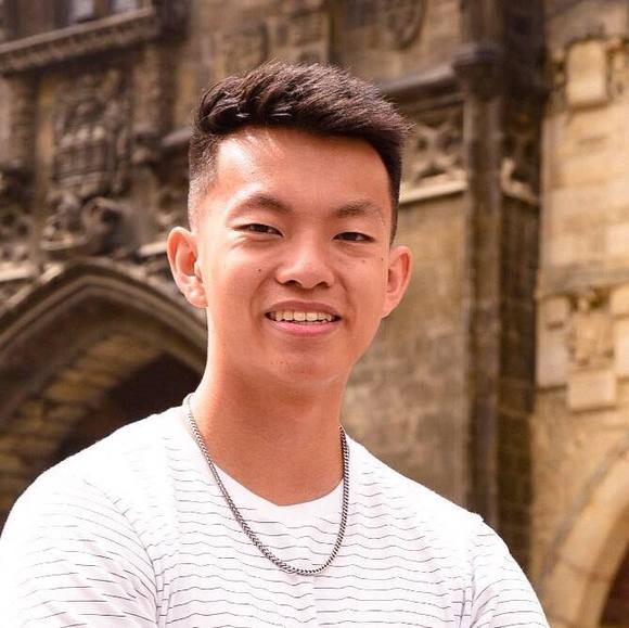 Profile Picture of David Liew (@davidliew) on Poshmark