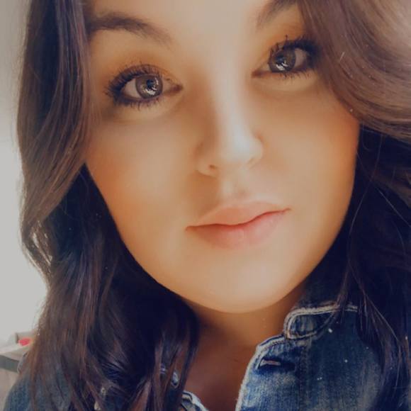 Megan Scammell - Poshmark Profile Picture of Megan Scammell (@meg_chick_18) on Poshmark