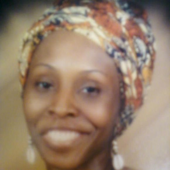 Profile Picture of Lori Allen (@lakrossover) on Poshmark