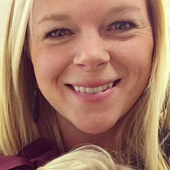 Profile Picture of Amanda Osburn (@amandaosburn213) on Poshmark