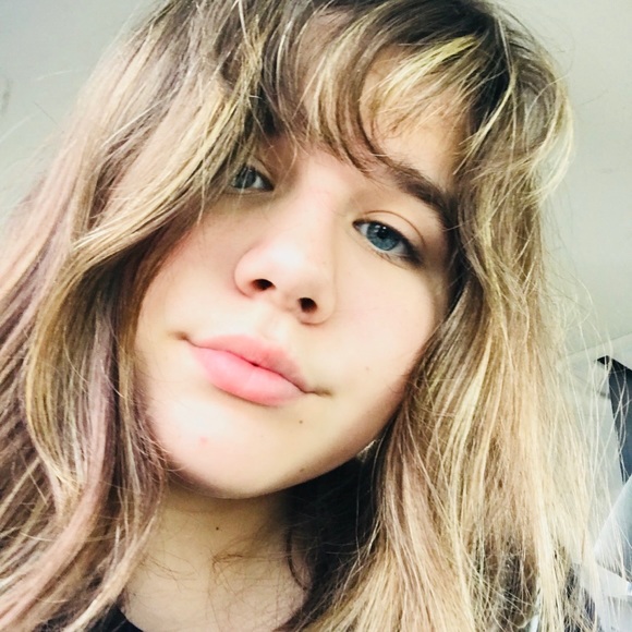 Profile Picture of Molly Malecki (@molly_malecki04) on Poshmark
