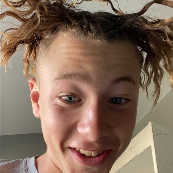 Profile Picture of Brady Small (@bradysmall763) on Poshmark