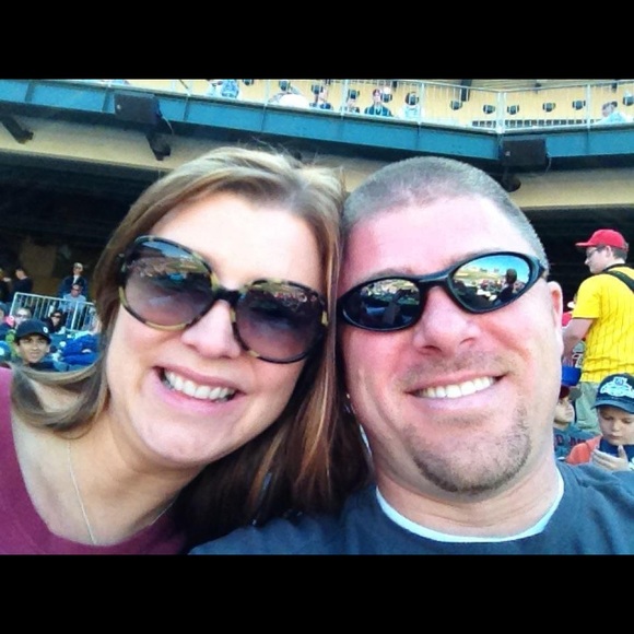 Profile Picture of Jolise Castone (@jolisecastone) on Poshmark