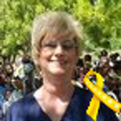 Profile Picture of Roberta Arnold (@eyzofgreen) on Twitter