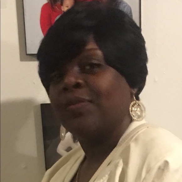 Profile Picture of Davida Womack (@davidawomack) on Poshmark