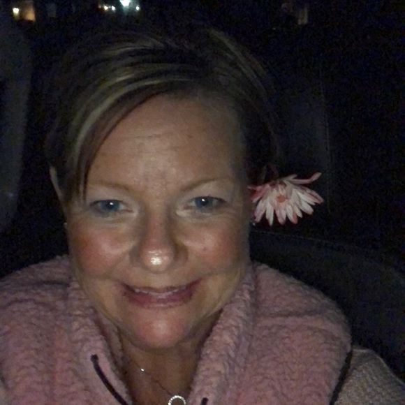 Profile Picture of Paula Shearer (@shearer2901) on Poshmark