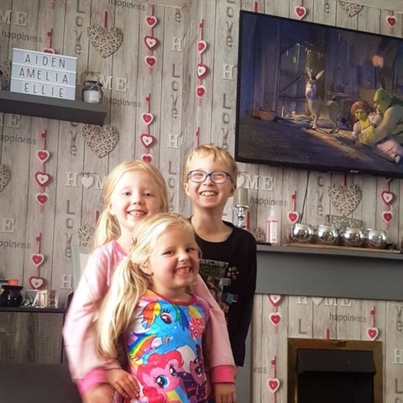 Profile Picture of Gemma Bell (@gemmabell230) on Poshmark