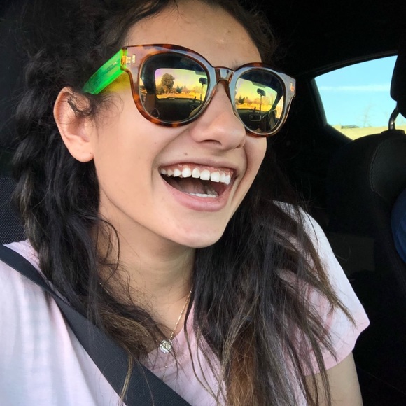 Profile Picture of ! hannah Millett (@hmillett1) on Poshmark