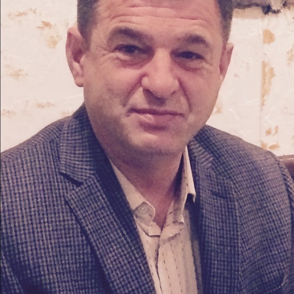 Profile Picture of Hassan Rezazadeh (@hrezazadeh) on Poshmark