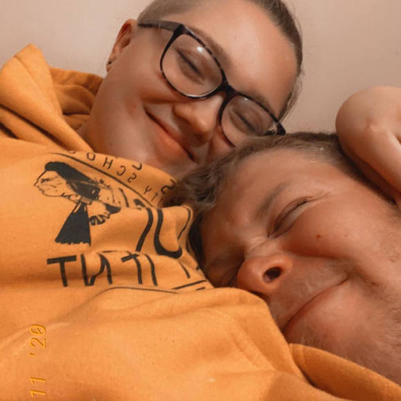 Profile Picture of Rochelle Standen (@youngnovocaine) on Poshmark