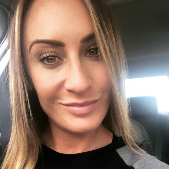 Profile Picture of Jessica Swartzendruber (@jesswartz829) on Poshmark