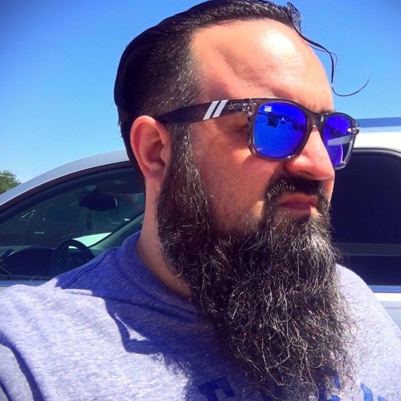 Profile Picture of Michael Mcminn (@irishmafia) on Poshmark