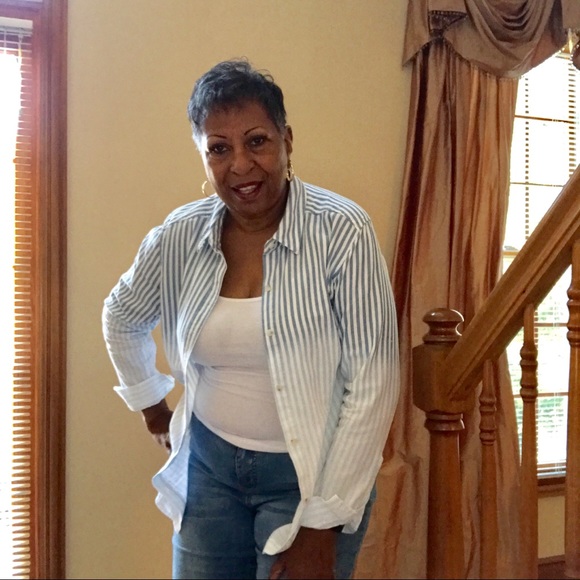Profile Picture of Ruby Jackson (@belljackson) on Poshmark