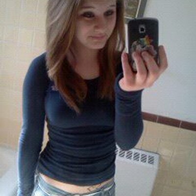 Profile Picture of @EatDust (@PamelaFoelber) on Twitter