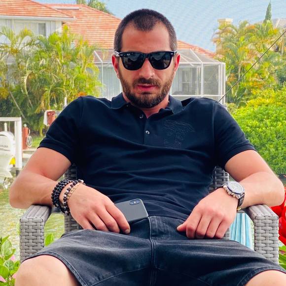 Profile Picture of Roma Romsona (@romsona) on Poshmark