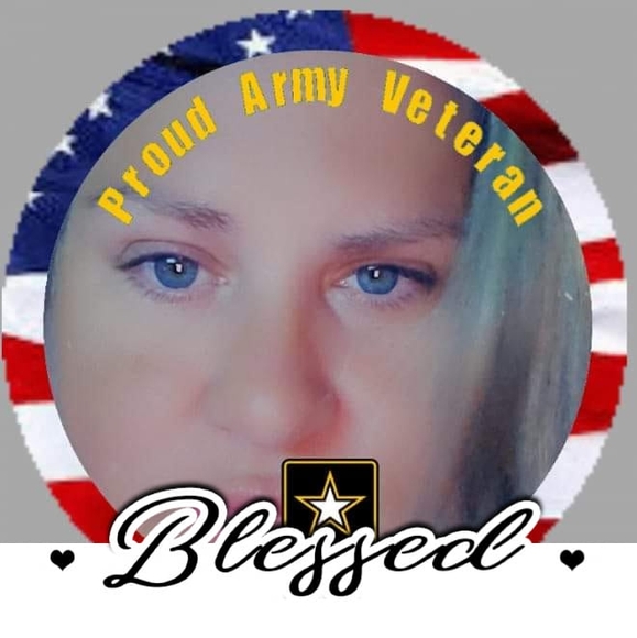 Profile Picture of Nancy Holcomb (@nancyholcomb) on Poshmark