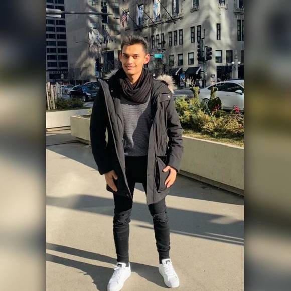 Profile Picture of Jose Valera (@jvalera16) on Poshmark