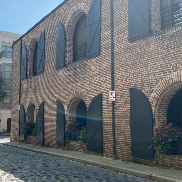 Amie Corridan - Poshmark Profile Picture of Amie Corridan (@captiva77) on Poshmark