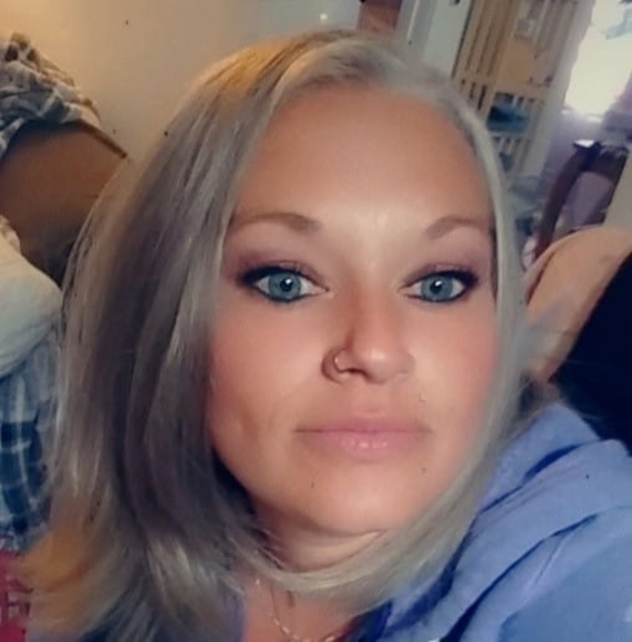 Profile Picture of Danielle Cacek (@danielleslate15) on Poshmark