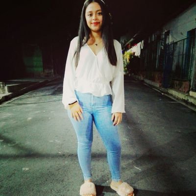 Profile Picture of Michelle Quintanilla (@Michell06445919) on Twitter