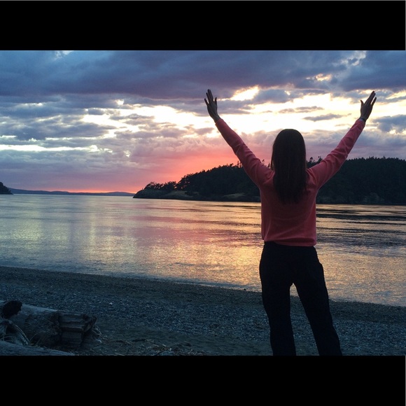 Kristal Hanberg - Poshmark Profile Picture of Kristal Hanberg (@kristalbell) on Poshmark