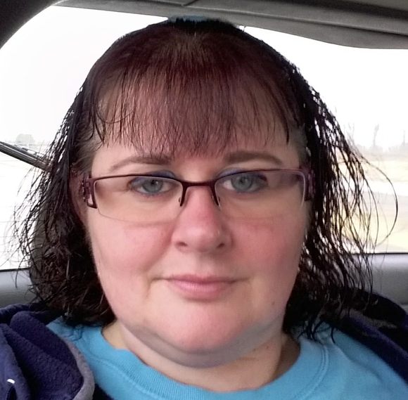 Profile Picture of Jennifer Curcie (@jennifercurcie) on Poshmark