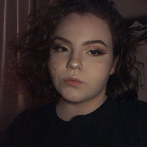 Profile Picture of Jordan Walter (@jordxnwalter) on Poshmark