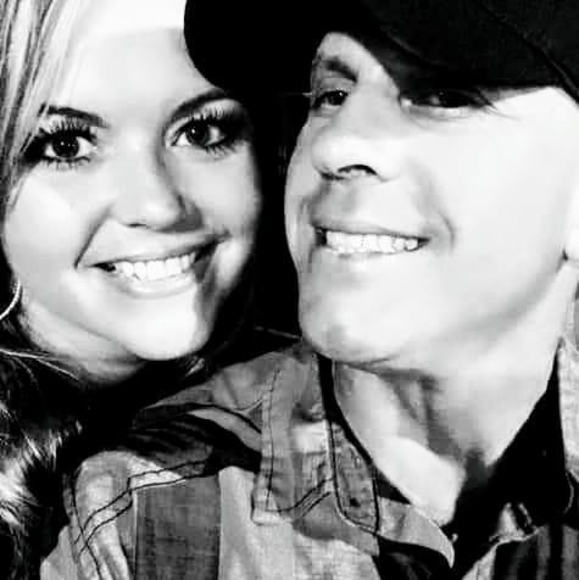 Profile Picture of Mandy Michelle (@mandymichell618) on Poshmark