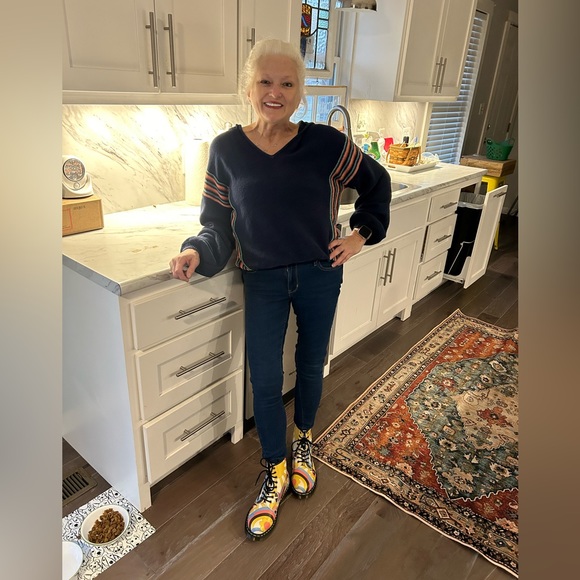 Profile Picture of Lisa Hudspeth (@hudspethld) on Poshmark