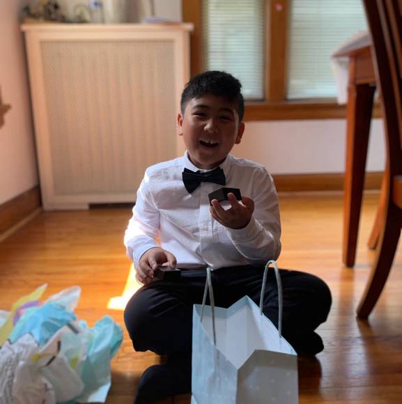 Profile Picture of Hoa Hoang (@hoahoang8989) on Poshmark