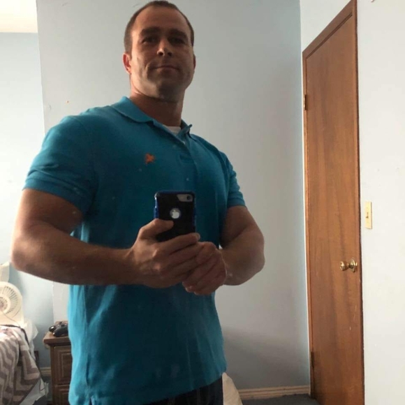 Profile Picture of Travis Hutton (@imabadguyfl86) on Poshmark