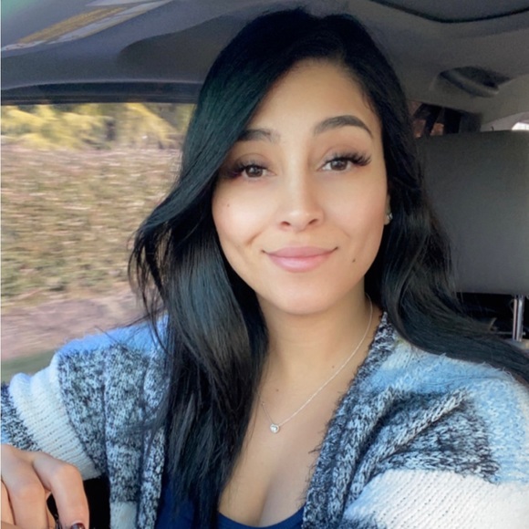 Profile Picture of Hilarie Cruz (@hilariecruz) on Poshmark