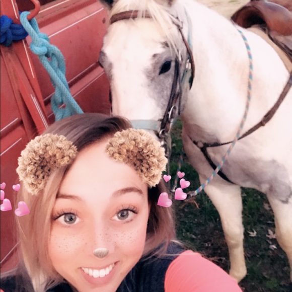 Profile Picture of Samantha Tomerlin (@stomerlin) on Poshmark