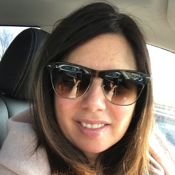 Profile Picture of Courtney Dirusso (@cdirusso814) on Poshmark