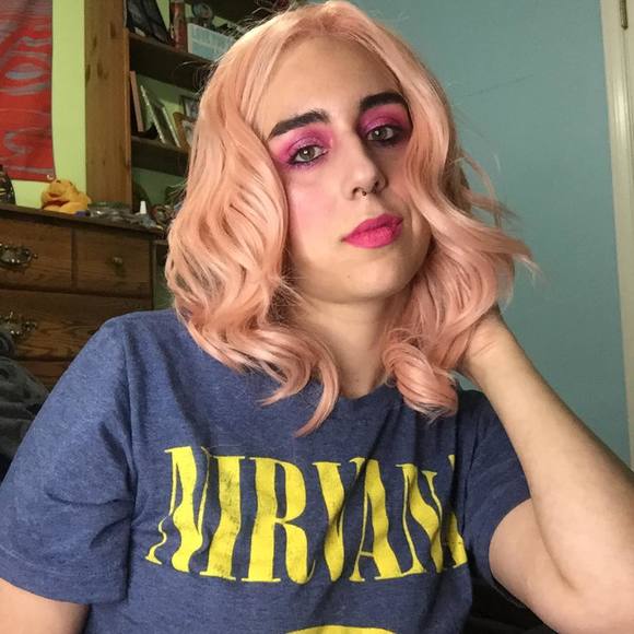 Profile Picture of Danielle Valdez (@dabyelluh) on Poshmark