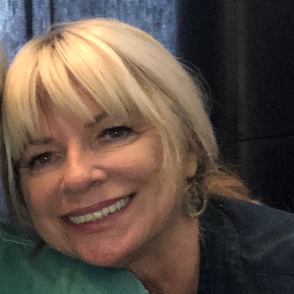 Profile Picture of Sara Koethke (@matisse45) on Poshmark