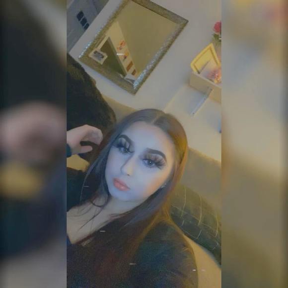 Profile Picture of Estrella Urango (@estrellau) on Poshmark