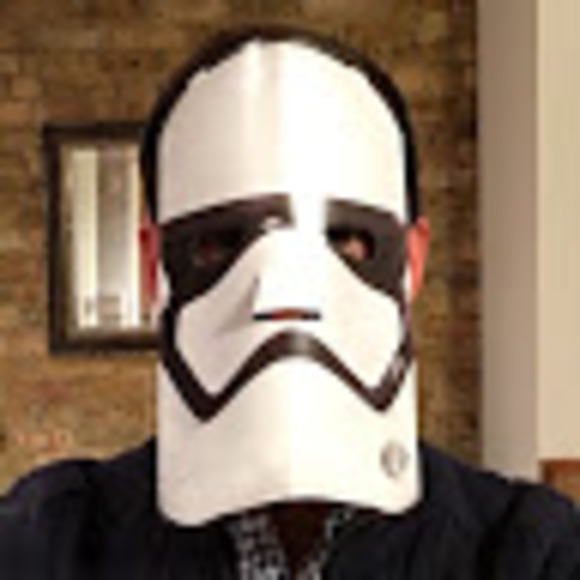 Profile Picture of Peter Tucker (@johnnychimp0) on Poshmark