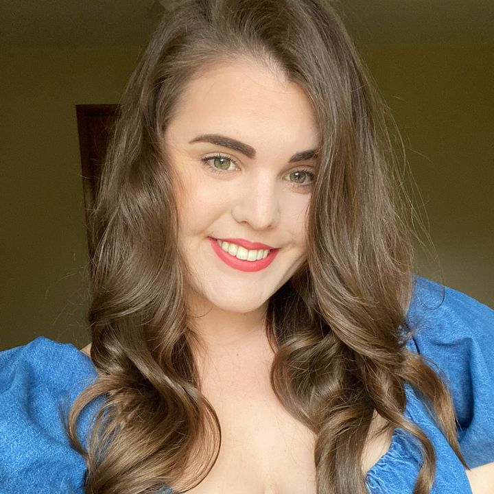 Profile Picture of Maureen (@momoneymoproblems99) on Tiktok