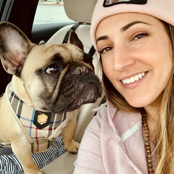 Profile Picture of Carrie Chandonnait (@nerdybynature) on Poshmark