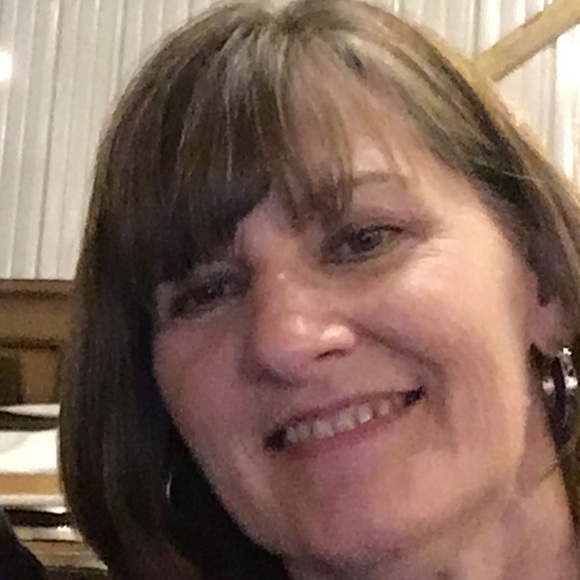 Profile Picture of Kathy Dryden (@katyd) on Poshmark