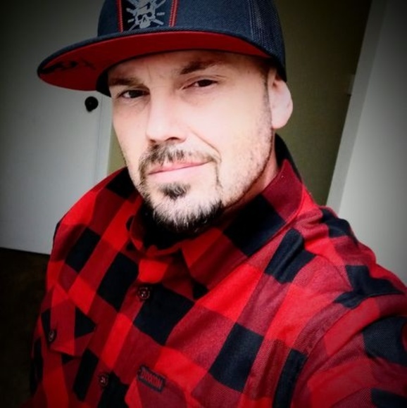 Profile Picture of Scott Roberts (@scottroberts545) on Poshmark