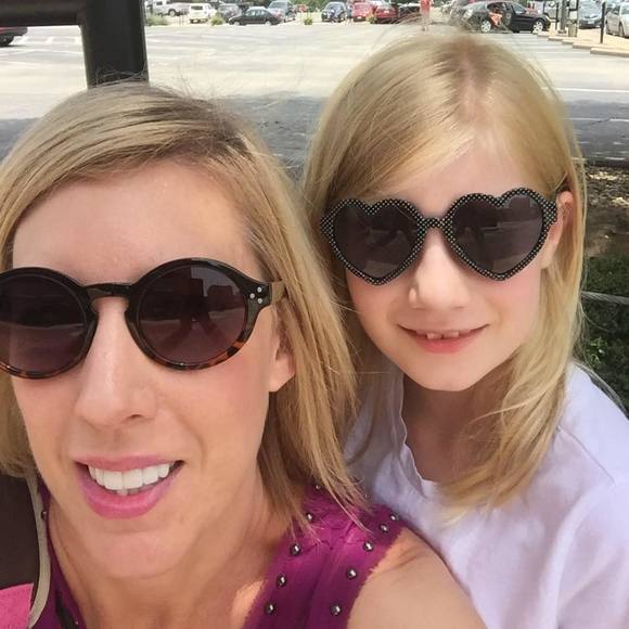 Profile Picture of Andrea Campbell (@jetspeaks) on Poshmark