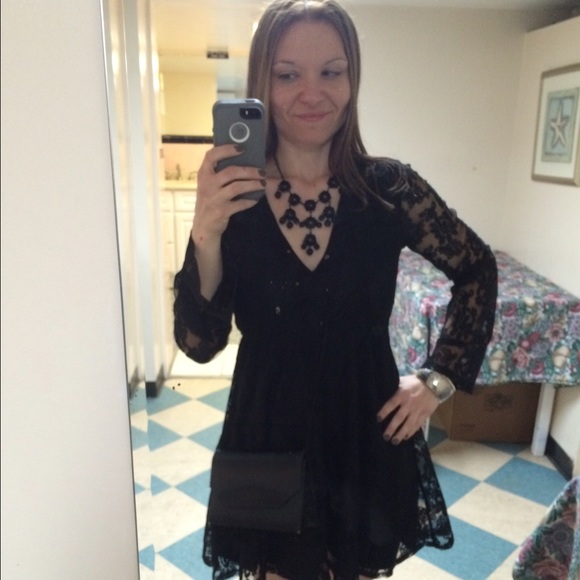 Profile Picture of Hillary Hildenbrand (@maxnmikesmom) on Poshmark