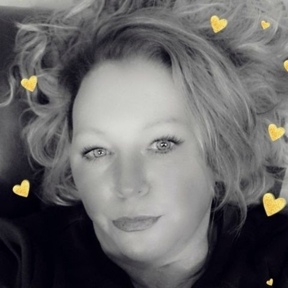 Profile Picture of Tina thrash Jones (@tleighjones) on Poshmark