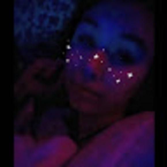 Profile Picture of Heather Blevins (@hlblevins23) on Poshmark