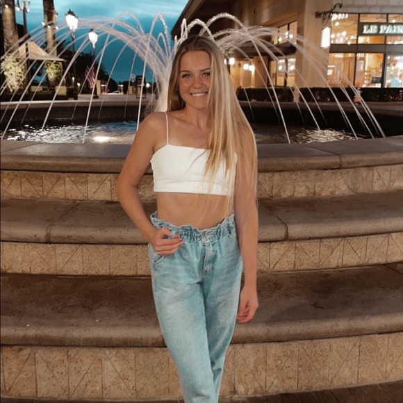 Profile Picture of Alexis Telford (@alexis_at3) on Poshmark