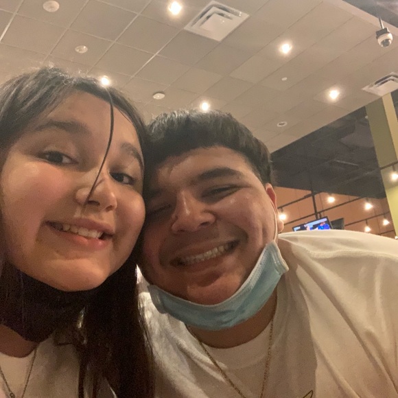 Profile Picture of David Vanegas (@david_vanegas) on Poshmark