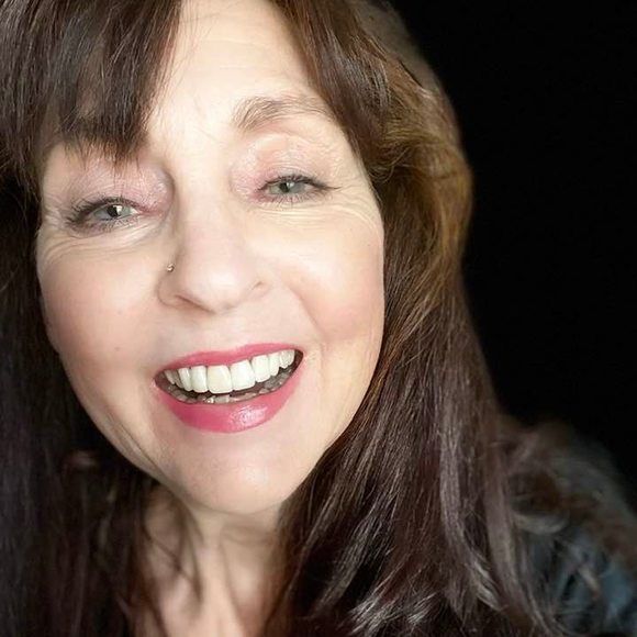 Profile Picture of Gloria Glidewell (@ggglows) on Poshmark